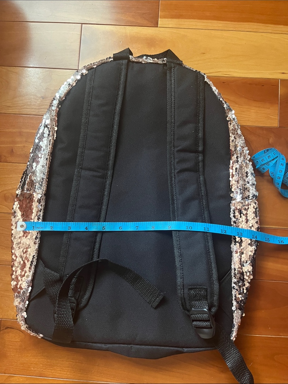 Reversible sequin backpack - Picture 9 of 9